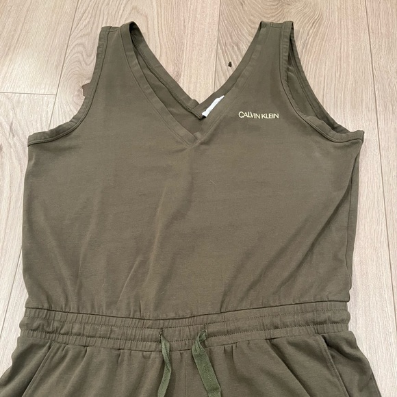 Calvin Klein size M jumper - Picture 3 of 5